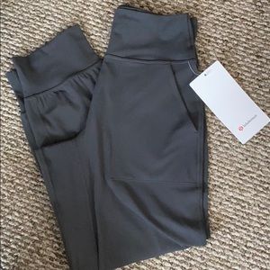 Lululemon align jogger 23”. Size 4. NWT.